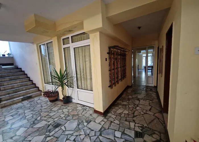 миньор Деревянный коттедж *